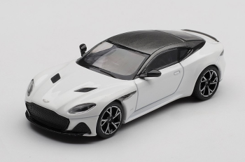 MGT01225-L - ASTON MARTIN DBS Stratus bianca 2024