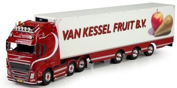 TEK71082 - VOLVO FH04 Globetrotter XL 6x4 con rimorchio frigorifero a 3 assi VAN KESEL