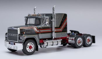 IXOTR222.22 - FORD LTL-9000 6x4 1978 grigio e rosso