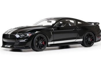 IXO-U18RDC002-FO - FORD Mustang Shelby GT500 2022 Nera con strisce bianche