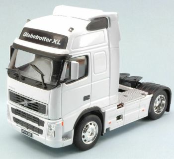 WEL32630WA - VOLVO FH12 Globetrotter XL 4x2 bianco